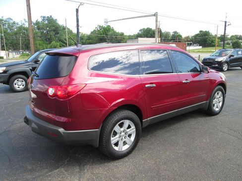 Used 2009 Chevrolet Traverse LT AWD/4WD image 9