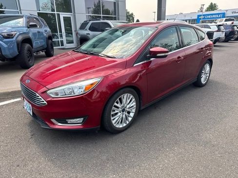 Used 2016 Ford Focus Titanium FWD image 4