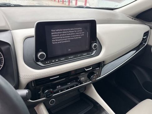 Used 2023 Nissan Rogue SL FWD image 17