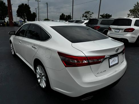 Used 2013 Toyota Avalon Limited w/ Technology Pkg FWD image 3