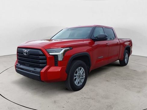 Used 2022 Toyota Tundra SR5 w/ SR5 Premium Package AWD/4WD image 1