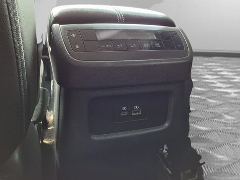 Used 2025 Nissan Pathfinder SL FWD image 24