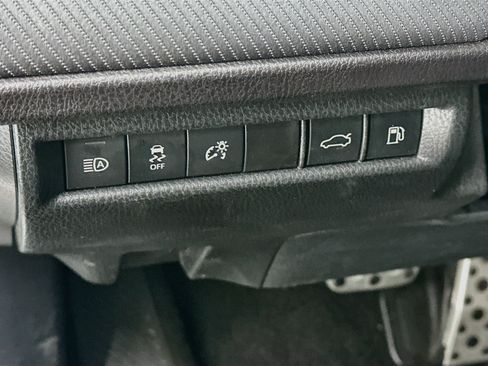 Used 2025 Toyota Camry SE FWD image 17