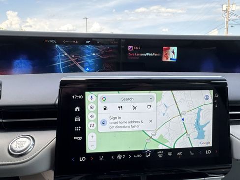 New 2026 Lincoln Nautilus Premier AWD/4WD image 18