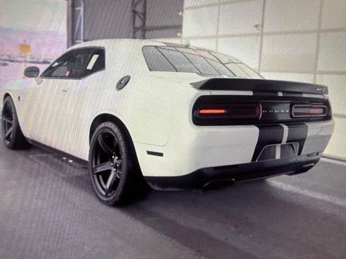 Used 2017 Dodge Challenger SRT Hellcat RWD image 8