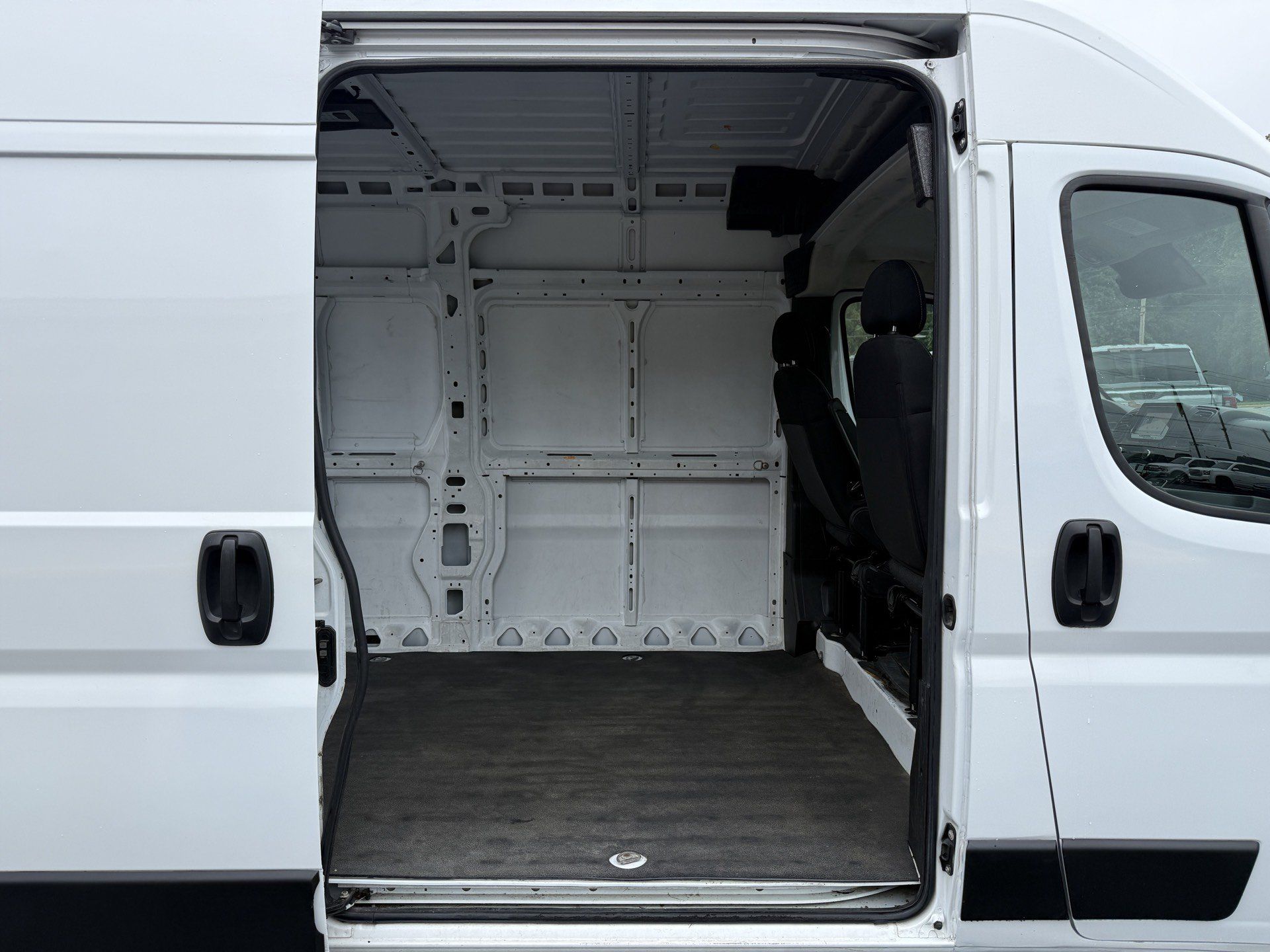 Used 2023 RAM ProMaster 2500 FWD image 29