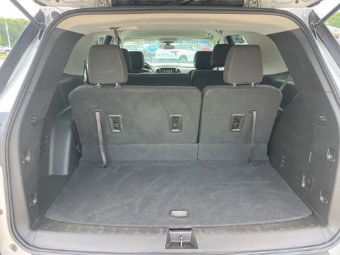 Used 2021 Chevrolet Traverse LT FWD image 4