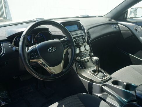 Used 2013 Hyundai Genesis 2.0T image 10