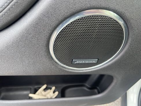 Used 2021 Land Rover Discovery Sport SE image 16