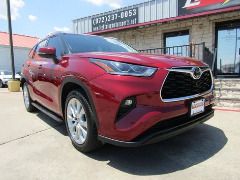 Used 2021 Toyota Highlander Limited FWD image 6