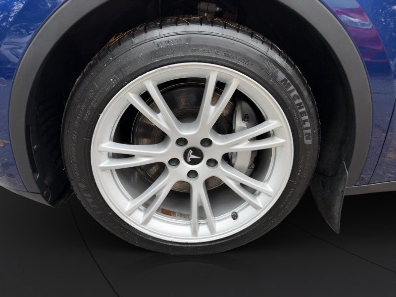 Used 2021 Tesla Model Y Long Range AWD/4WD image 21