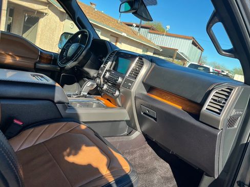 Used 2016 Ford F150 Limited w/ Trailer Tow Package image 38