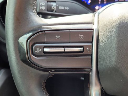 Used 2024 Chevrolet Colorado LT w/ LT Convenience Package image 20