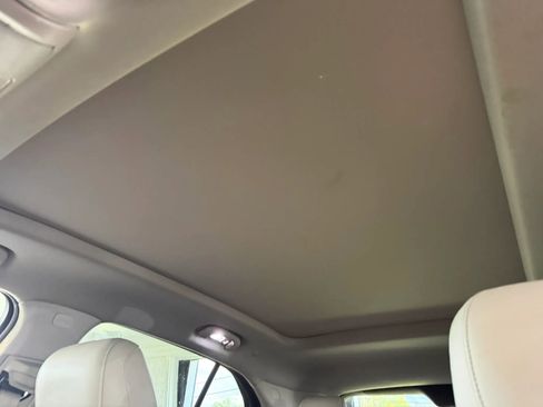 Used 2020 Cadillac XT4 Premium Luxury FWD image 16