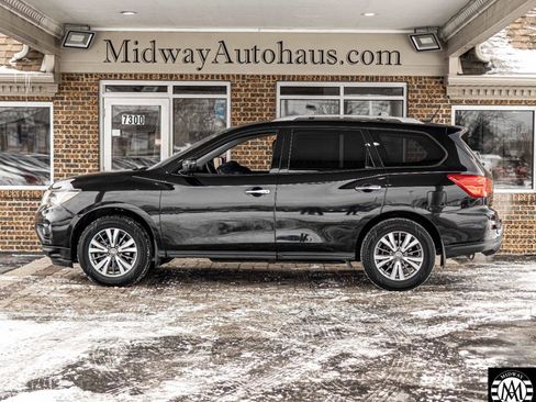 Used 2018 Nissan Pathfinder S image 4