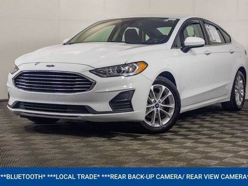 Used 2020 Ford Fusion SE FWD image 2