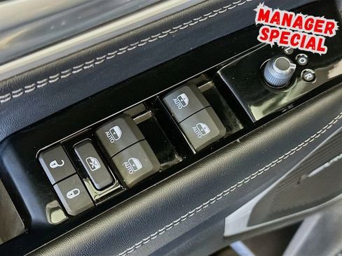 Used 2024 Jeep Wagoneer L Series II w/ Flexible Seating Group RWD image 20