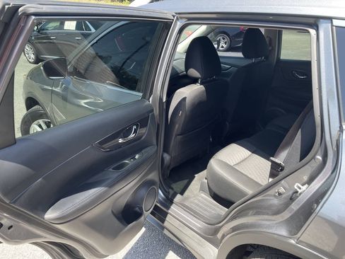 Used 2020 Nissan Rogue SV FWD image 9