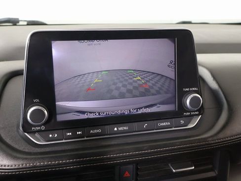 Used 2024 Nissan Rogue SV image 6