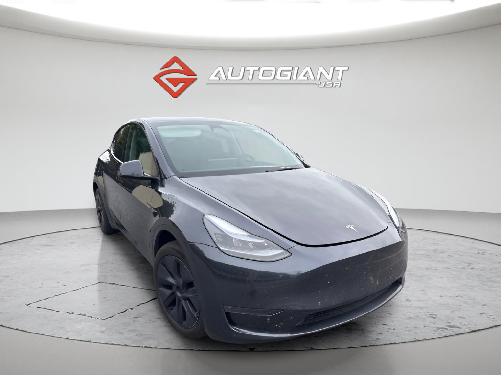 Used 2024 Tesla Model Y Long Range AWD/4WD image 2