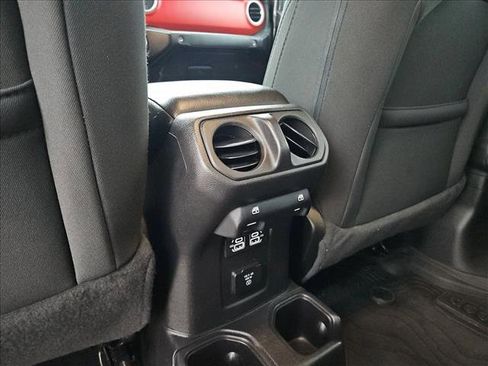 Used 2023 Jeep Gladiator Rubicon w/ LED Lighting Group AWD/4WD image 17