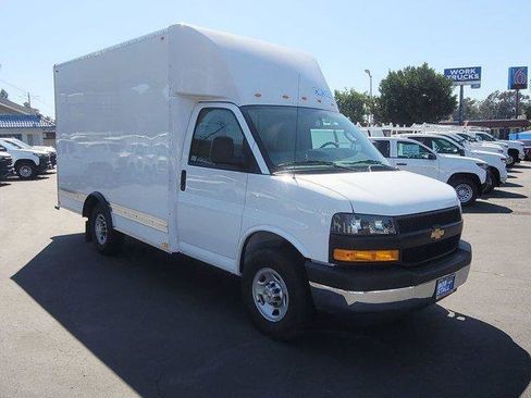 Used 2026 Chevrolet Express 3500 w/ Power Convenience Package RWD image 2