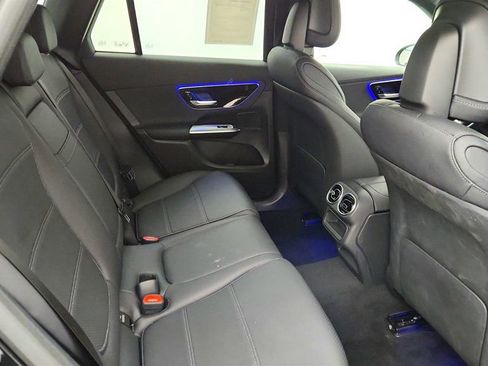 Used 2025 Mercedes-Benz GLC 300 4MATIC image 22