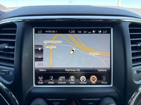 Used 2016 Jeep Grand Cherokee Overland w/ Advanced Technology Group AWD/4WD image 37