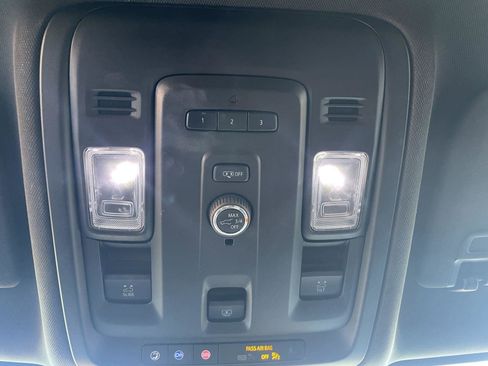 Used 2022 Chevrolet Tahoe Z71 image 21