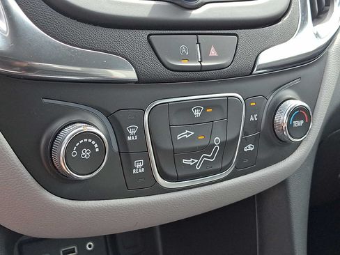 Used 2024 Chevrolet Equinox LS AWD/4WD image 16