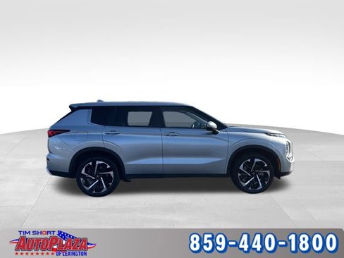 Used 2024 Mitsubishi Outlander SE Black Edition image 8