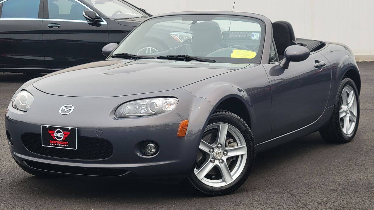 Used 2007 MAZDA MX-5 Miata Sport RWD image 2