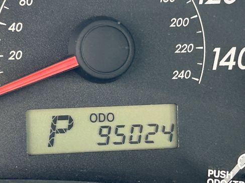 Used 2013 Toyota Corolla LE image 23