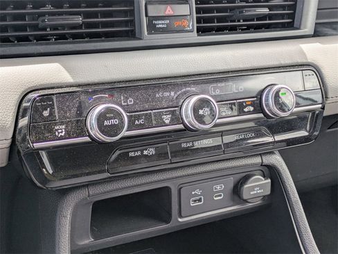 Used 2024 Honda Pilot Touring image 20