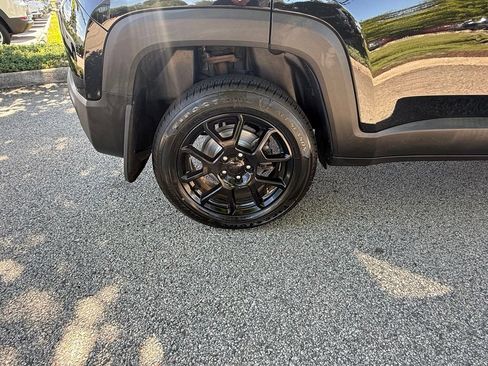 Used 2020 Jeep Renegade Altitude AWD/4WD image 31