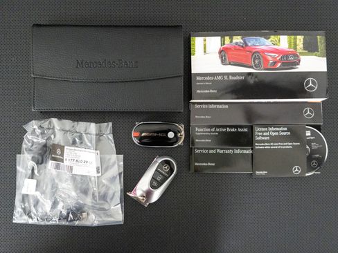 Used 2023 Mercedes-Benz SL 63 AMG 4MATIC image 21
