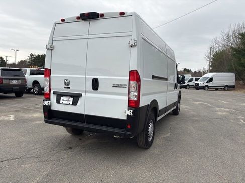 Used 2023 RAM ProMaster 2500 FWD image 10