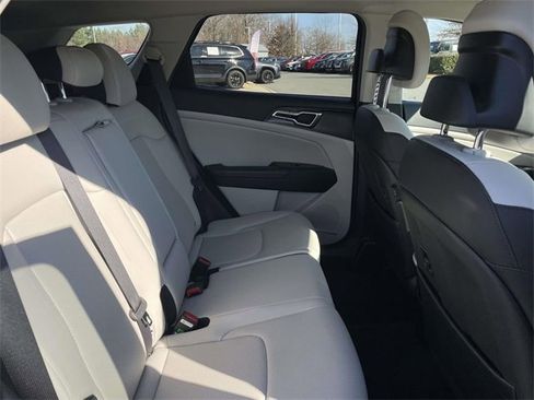 Used 2023 Kia Sportage EX image 23