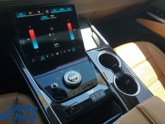 Used 2025 Cadillac Escalade ESV Premium Luxury RWD image 30