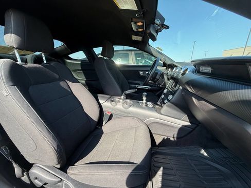 Used 2017 Ford Mustang Coupe RWD image 26