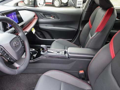 New 2026 Toyota Prius Plug-In Hybrid FWD image 19