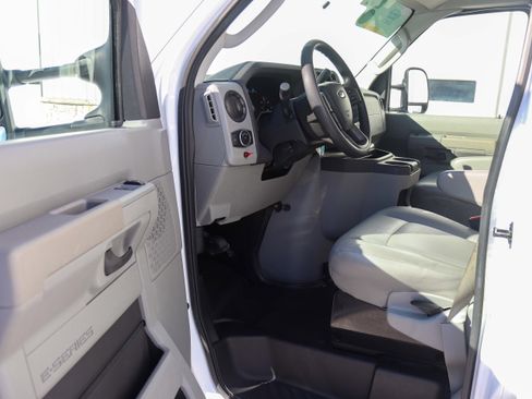 Used 2024 Ford E-350 and Econoline 350 Super Duty w/ Power Windows & Locks Group image 12