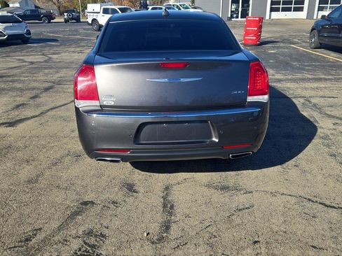 Used 2018 Chrysler 300 Limited w/ Safetytec Plus Group image 8