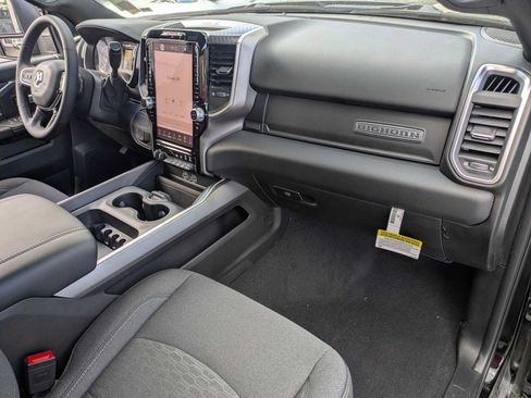 New 2026 RAM 2500 Big Horn AWD/4WD image 34