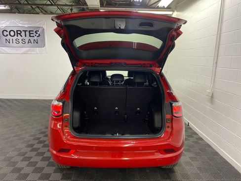 Used 2023 Jeep Compass Limited image 31