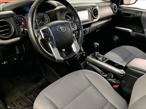 Used 2018 Toyota Tacoma SR5 image 12