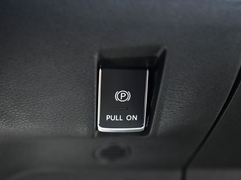 Used 2024 Nissan Ariya AWD image 34