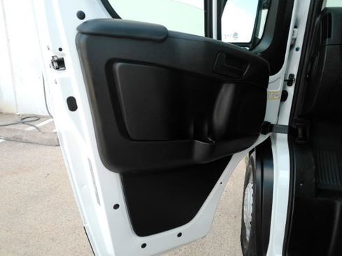 Used 2025 RAM ProMaster 2500 w/ Convenience Group FWD image 18