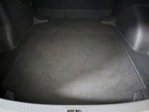 Used 2021 Toyota Corolla LE FWD image 30