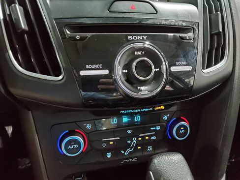 Used 2018 Ford Focus SEL FWD image 32